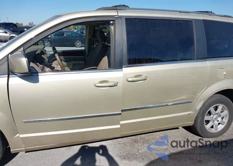 2010 Chrysler Town & Country Touring из США, поврежденный, VIN 2A4RR5D10AR271784